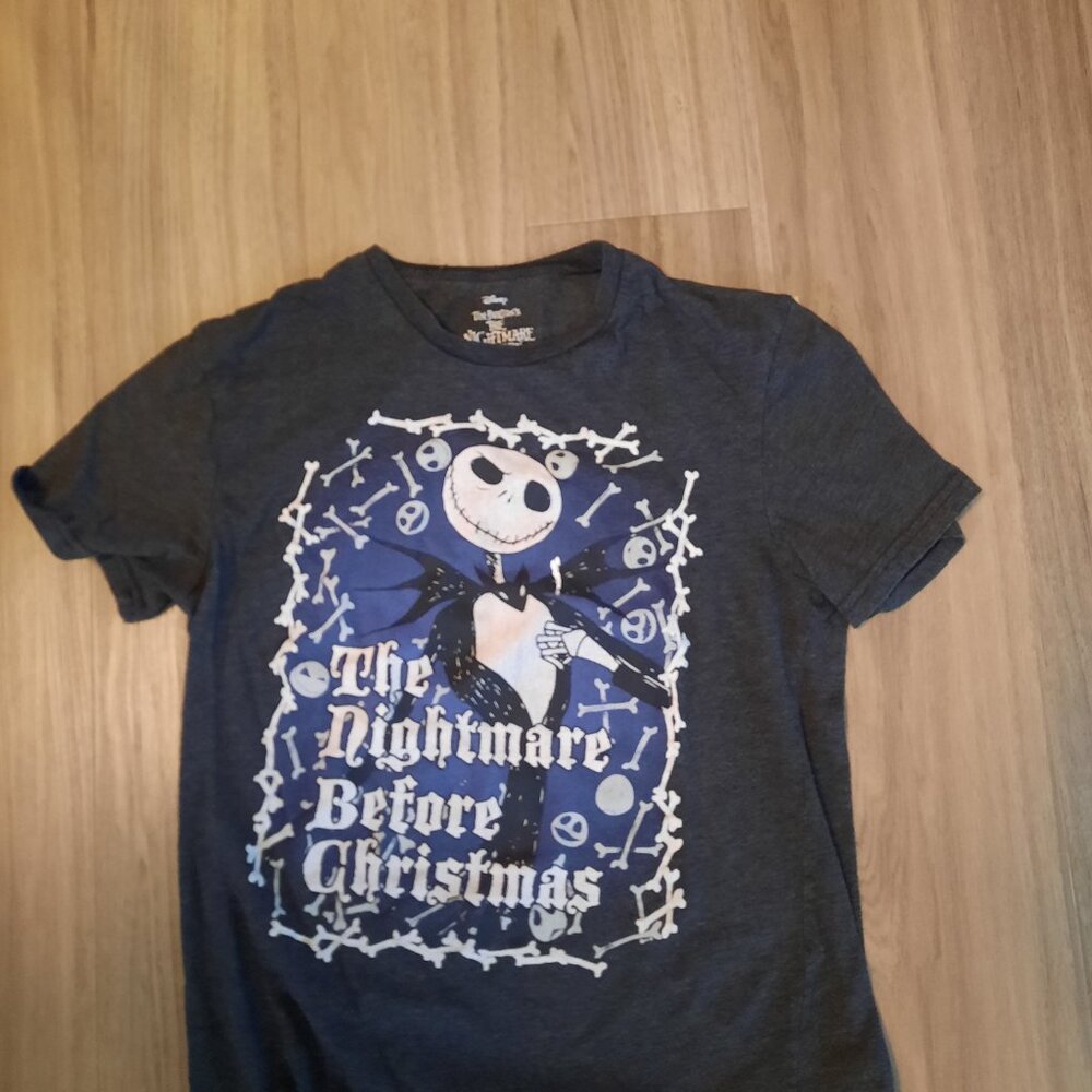 Disney's Nightmare Before Christmas Gray T-Shirt; Size Medium; Free Shipping!